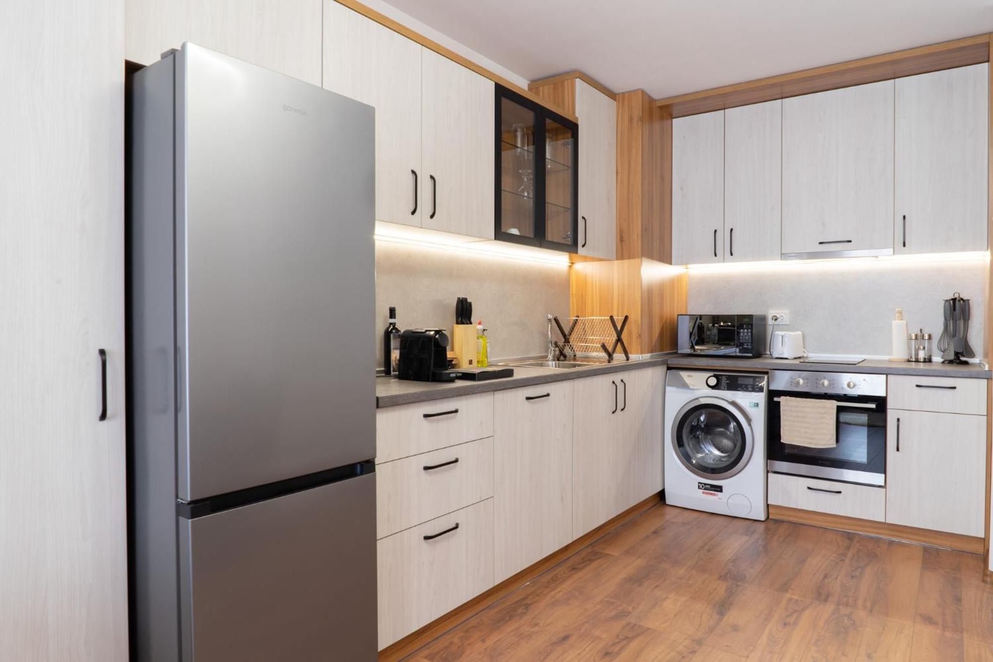 New Modern & Cozy Apartment With Free Private Parking And Ev Charging Station Warna Exterior foto