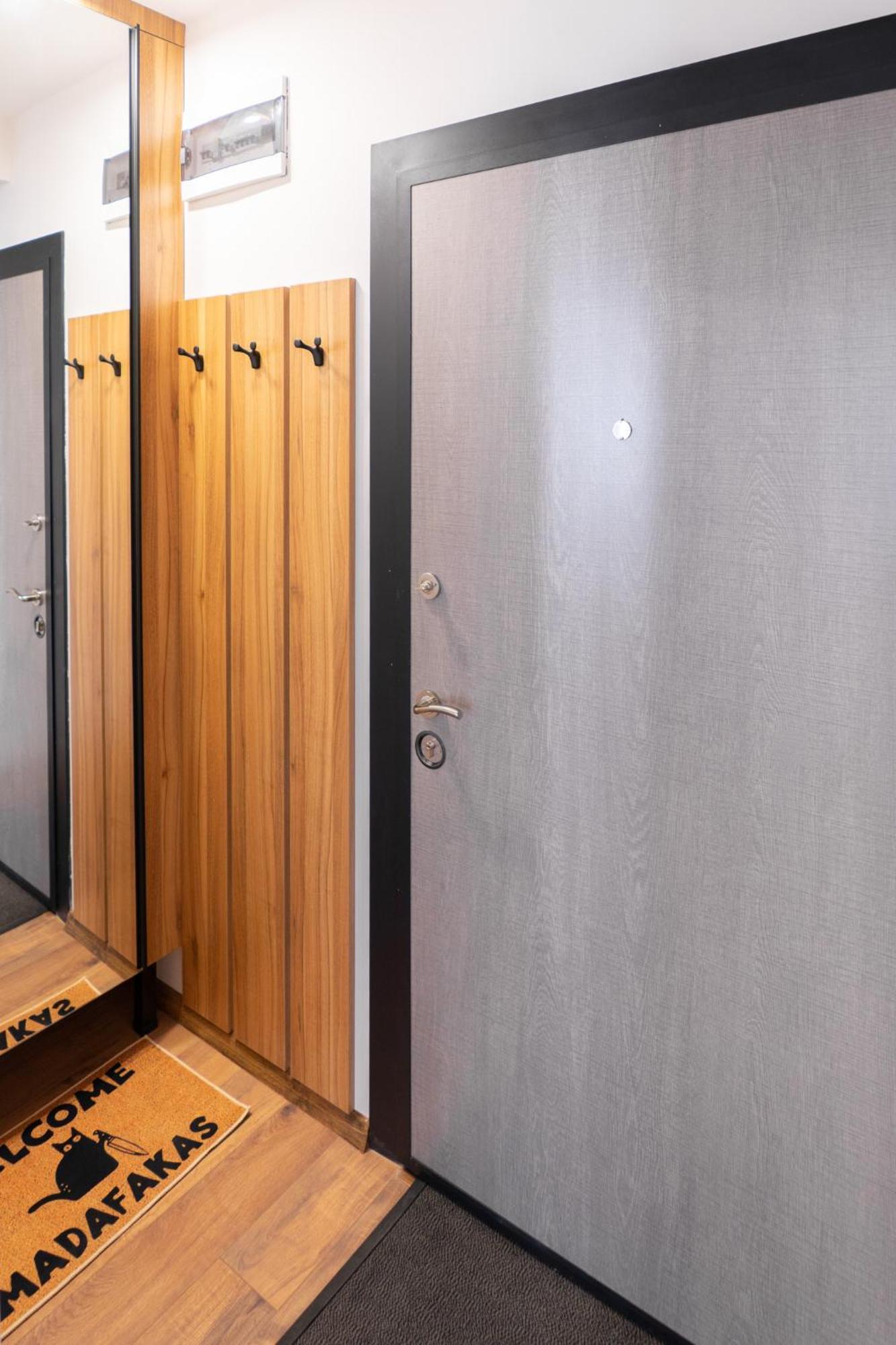 New Modern & Cozy Apartment With Free Private Parking And Ev Charging Station Warna Exterior foto